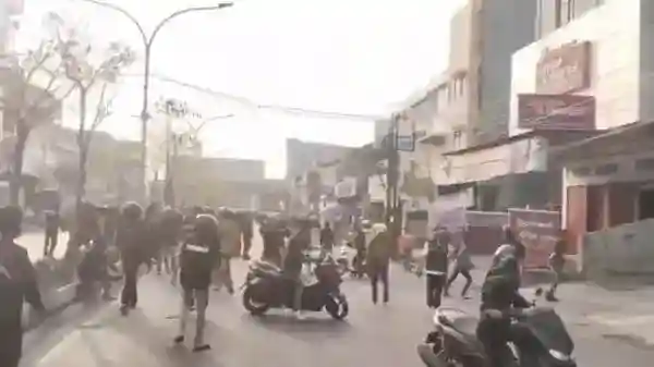 Bentrokan di Urip Sumoharjo, Dua Motor Warga Dibakar